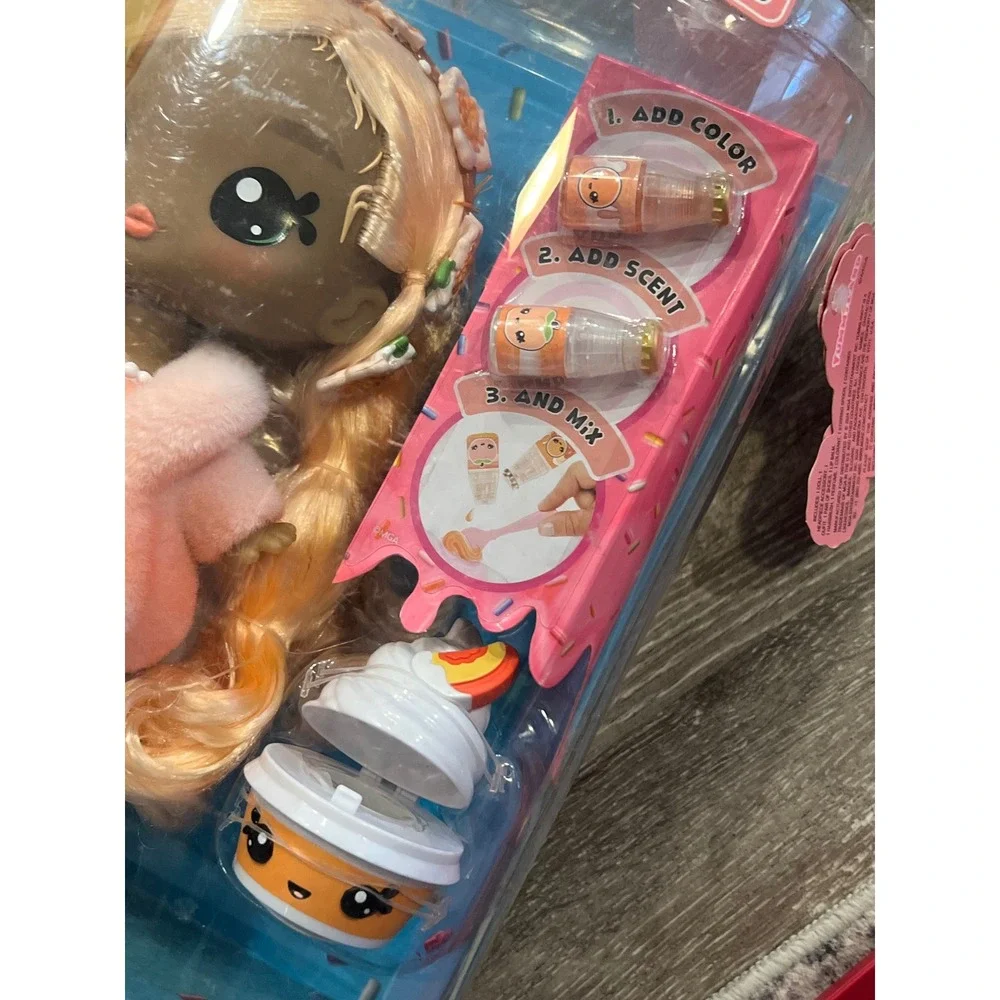 NEW MGA Yummiland Piper Peach Doll Kids OS Peach DIY Lip Gloss Scented Set
